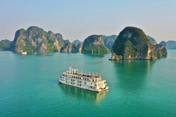 Halong Bay Overnight Explorer