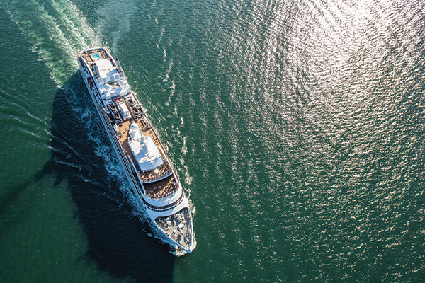 Ponant Cruises Early Bird Special: up to 30% off!