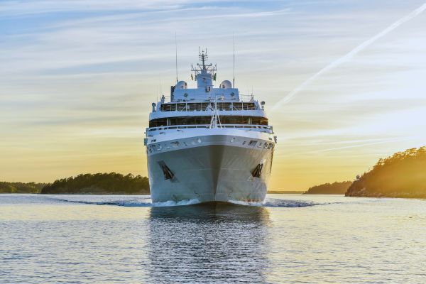 Ponant Kimberley Cruise & Explore: Darwin to Broome or vice versa