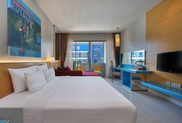 Plaza Room